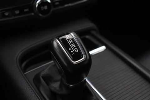 Volvo V90 2.0 T4 Momentum | ACC | Trekhaak | Camera | BLIS | Kinderzitjes | Stoelverwarming | 18 Inch