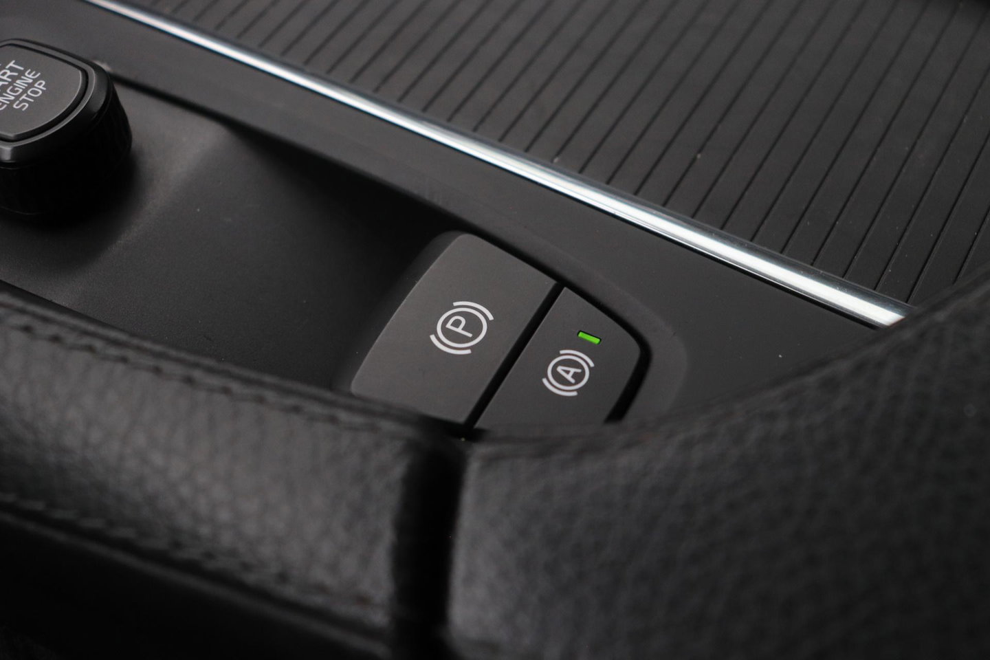Volvo V90 2.0 T4 Momentum | ACC | Trekhaak | Camera | BLIS | Kinderzitjes | Stoelverwarming | 18 Inch