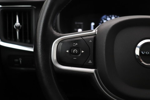 Volvo V90 2.0 T4 Momentum | ACC | Trekhaak | Camera | BLIS | Kinderzitjes | Stoelverwarming | 18 Inch