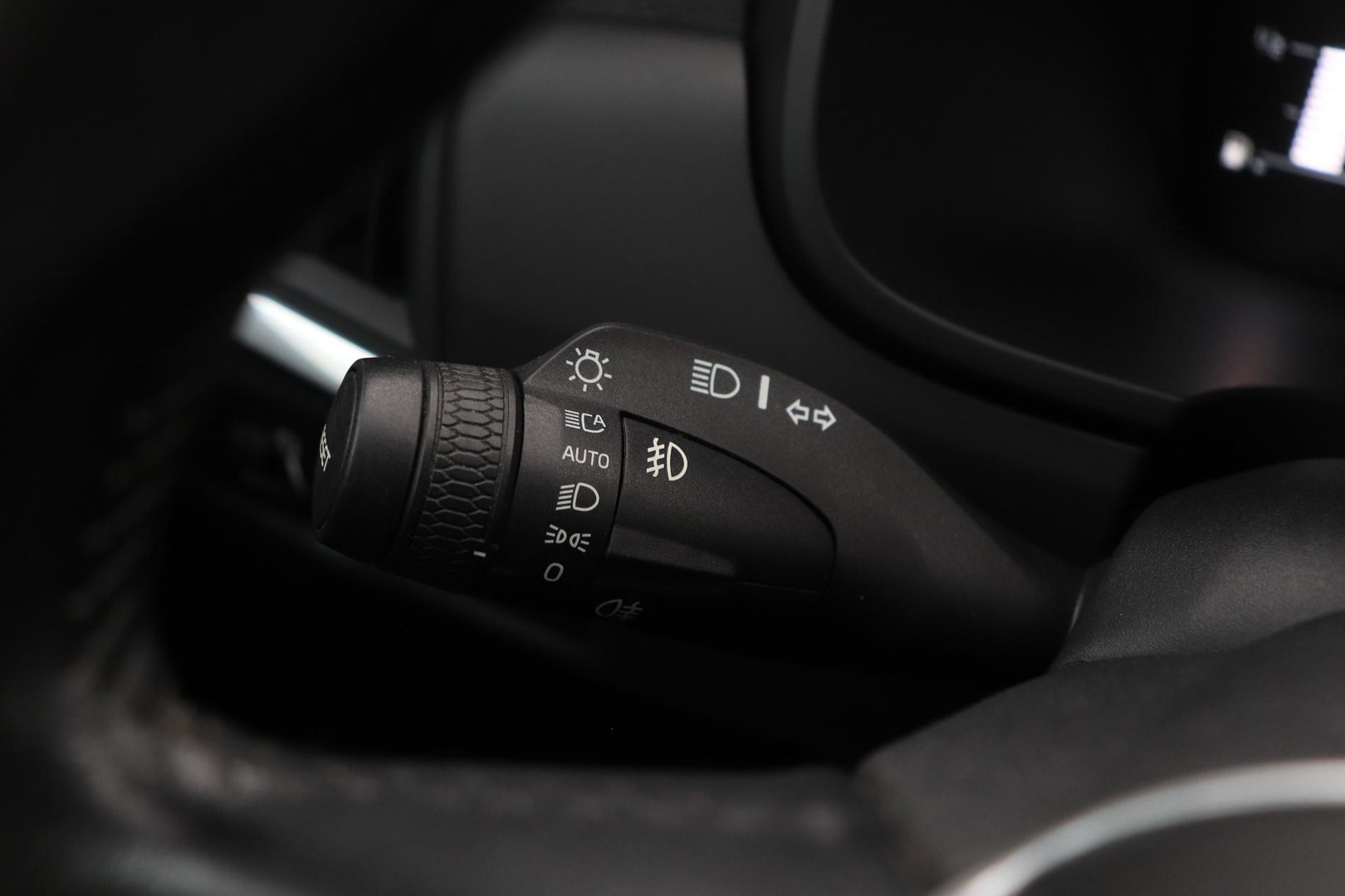 Volvo V90 2.0 T4 Momentum | ACC | Trekhaak | Camera | BLIS | Kinderzitjes | Stoelverwarming | 18 Inch