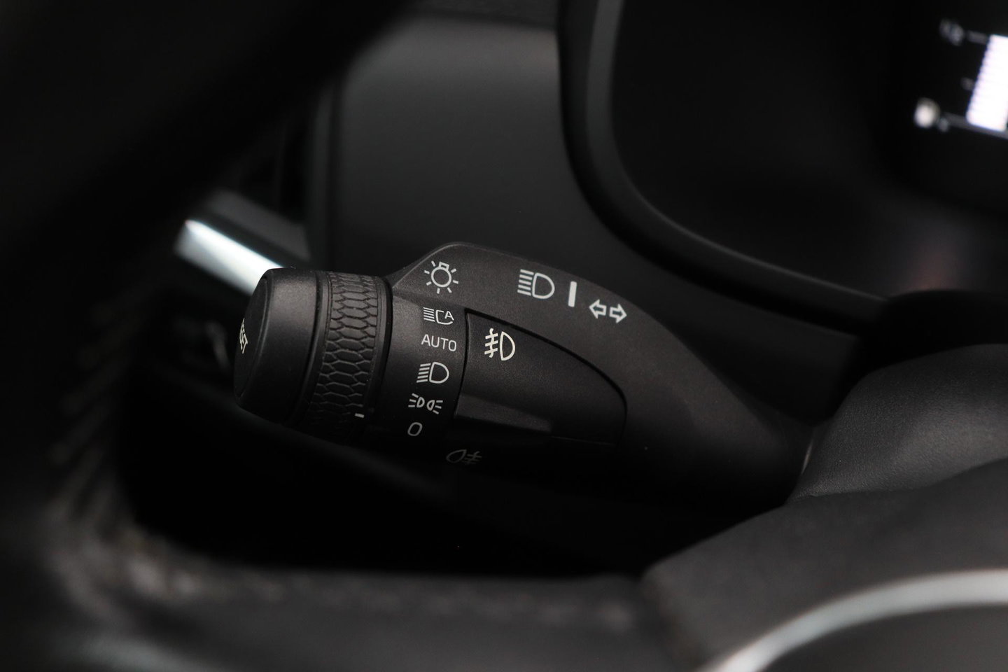 Volvo V90 2.0 T4 Momentum | ACC | Trekhaak | Camera | BLIS | Kinderzitjes | Stoelverwarming | 18 Inch