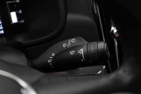 Volvo V90 2.0 T4 Momentum | ACC | Trekhaak | Camera | BLIS | Kinderzitjes | Stoelverwarming | 18 Inch