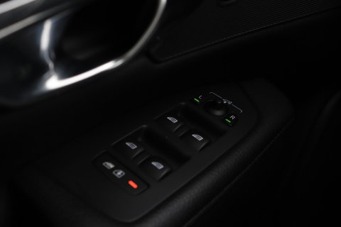 Volvo V90 2.0 T4 Momentum | ACC | Trekhaak | Camera | BLIS | Kinderzitjes | Stoelverwarming | 18 Inch