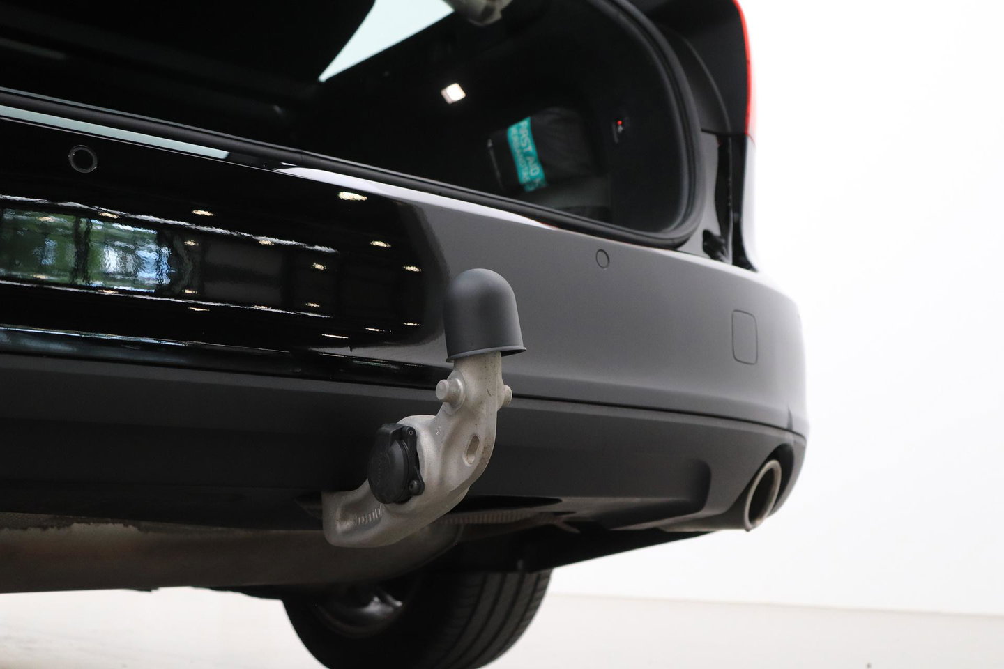 Volvo V90 2.0 T4 Momentum | ACC | Trekhaak | Camera | BLIS | Kinderzitjes | Stoelverwarming | 18 Inch