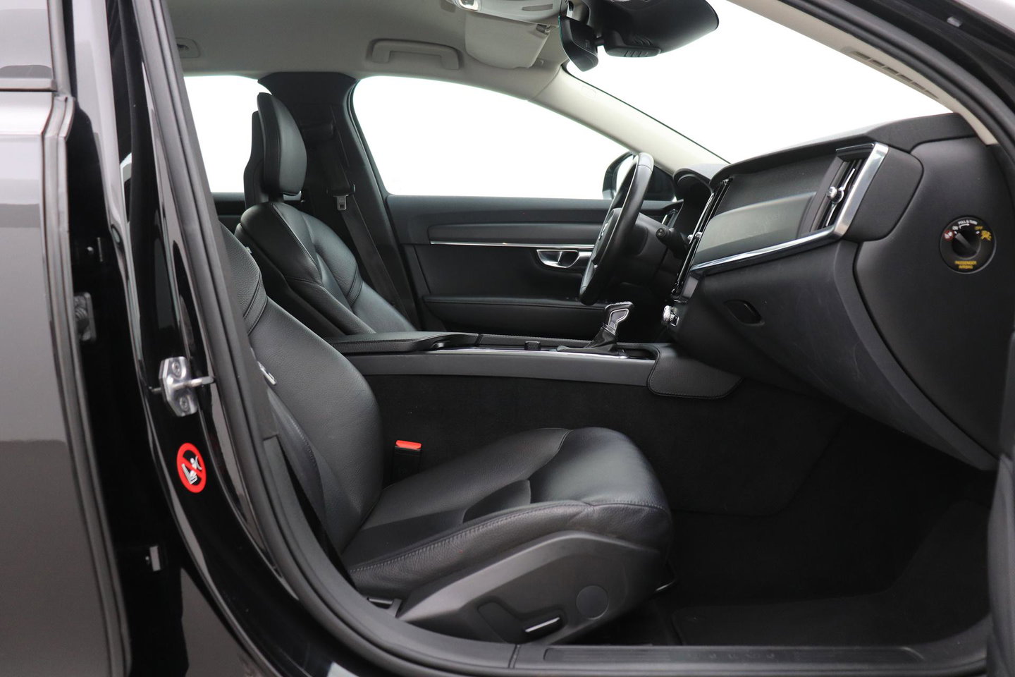 Volvo V90 2.0 T4 Momentum | ACC | Trekhaak | Camera | BLIS | Kinderzitjes | Stoelverwarming | 18 Inch