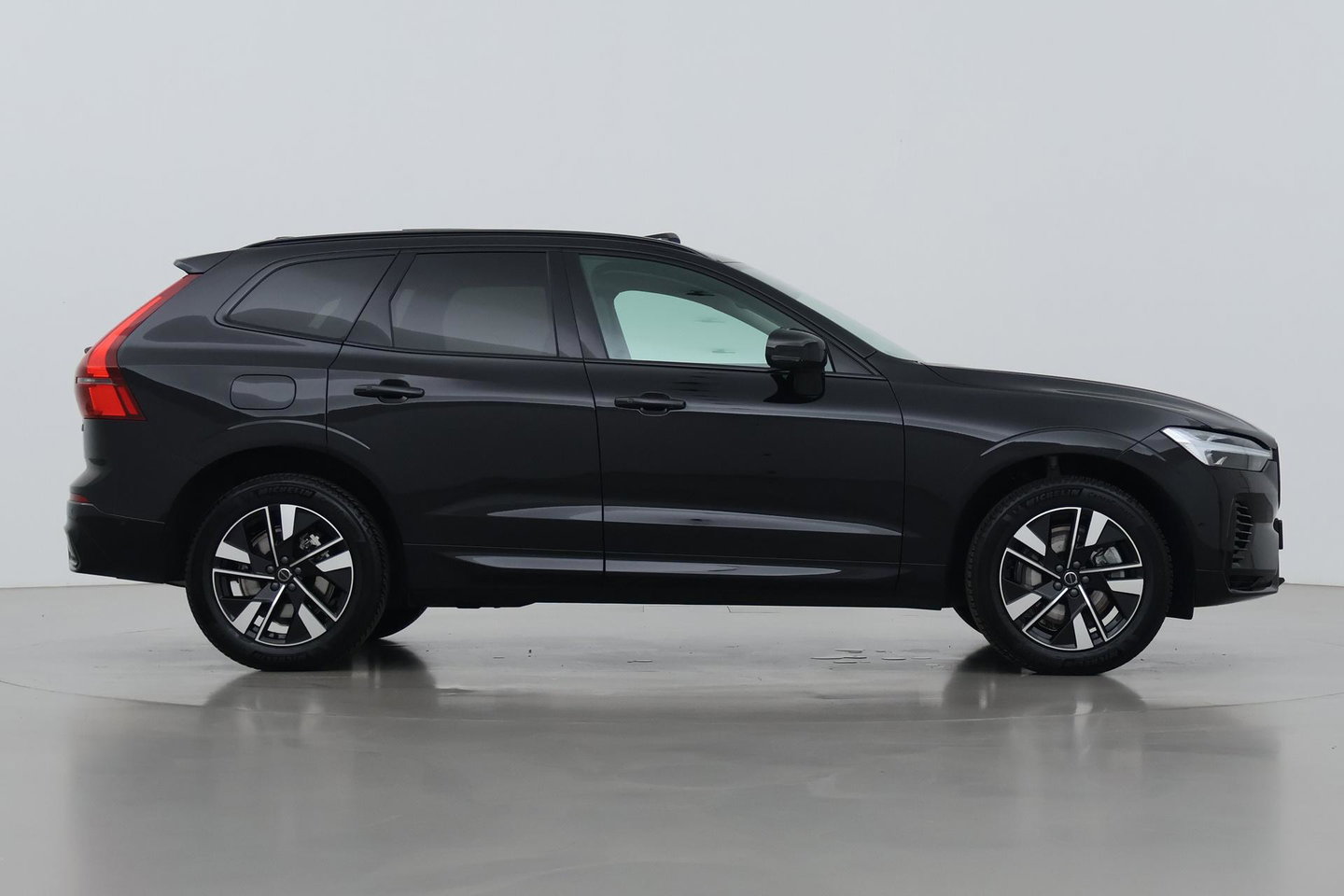 Volvo XC60 2.0 T8 Plug-in hybrid AWD Plus Dark | ACC | Panoramadak | Head-Up | Harman/Kardon | 360° Camera | BLIS