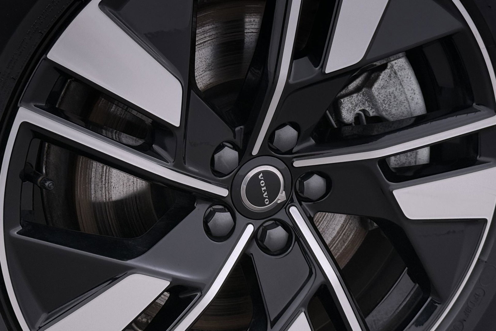 Volvo XC60 2.0 T8 Plug-in hybrid AWD Plus Dark | ACC | Panoramadak | Head-Up | Harman/Kardon | 360° Camera | BLIS