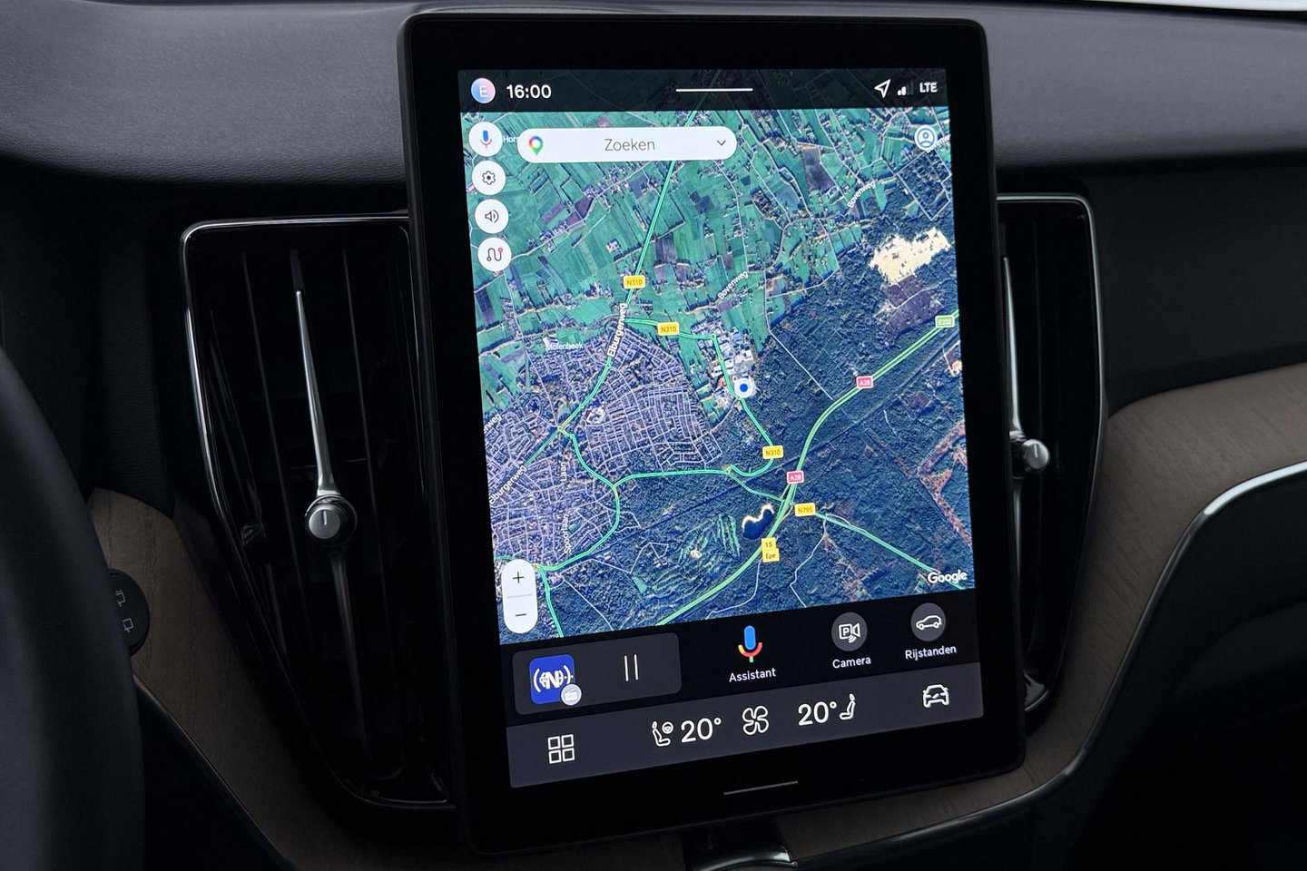 Volvo XC60 2.0 T8 Plug-in hybrid AWD Plus Dark | ACC | Panoramadak | Head-Up | Harman/Kardon | 360° Camera | BLIS