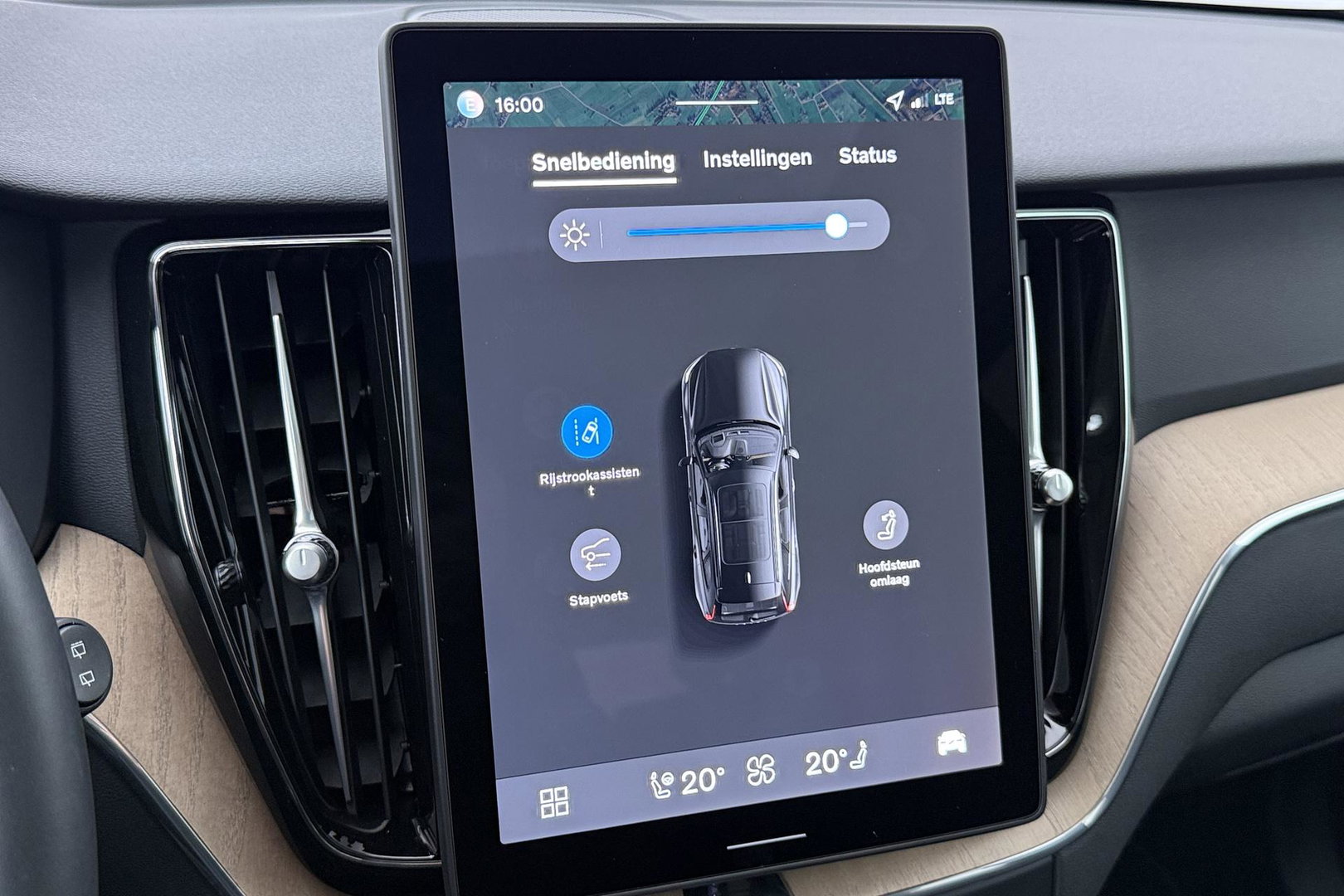 Volvo XC60 2.0 T8 Plug-in hybrid AWD Plus Dark | ACC | Panoramadak | Head-Up | Harman/Kardon | 360° Camera | BLIS
