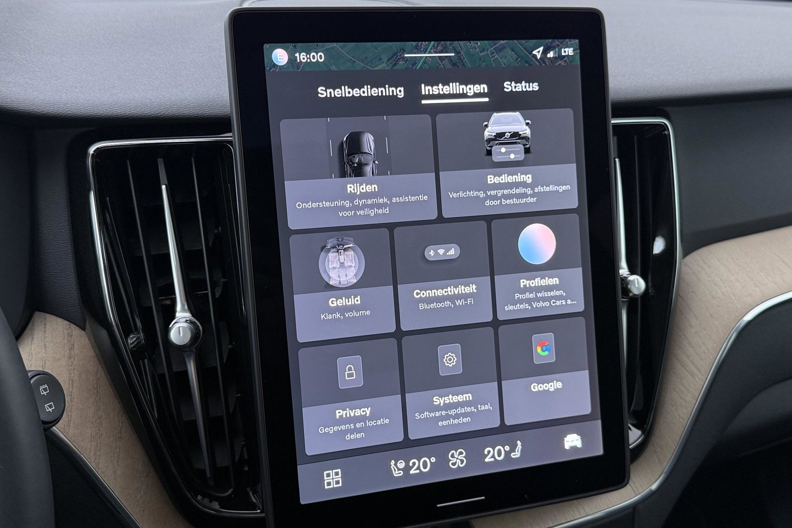 Volvo XC60 2.0 T8 Plug-in hybrid AWD Plus Dark | ACC | Panoramadak | Head-Up | Harman/Kardon | 360° Camera | BLIS