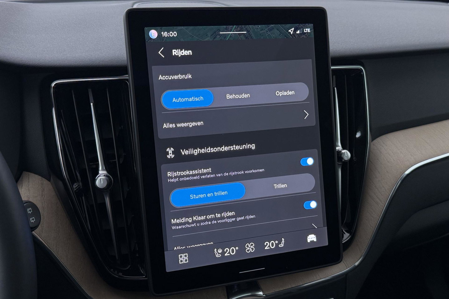 Volvo XC60 2.0 T8 Plug-in hybrid AWD Plus Dark | ACC | Panoramadak | Head-Up | Harman/Kardon | 360° Camera | BLIS