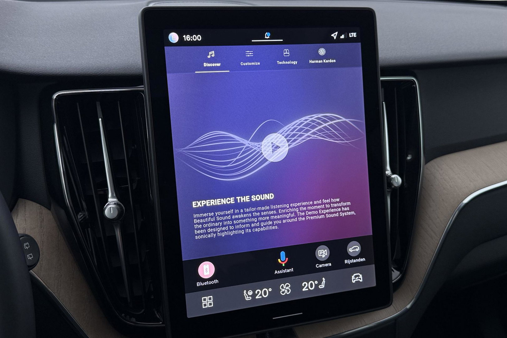 Volvo XC60 2.0 T8 Plug-in hybrid AWD Plus Dark | ACC | Panoramadak | Head-Up | Harman/Kardon | 360° Camera | BLIS