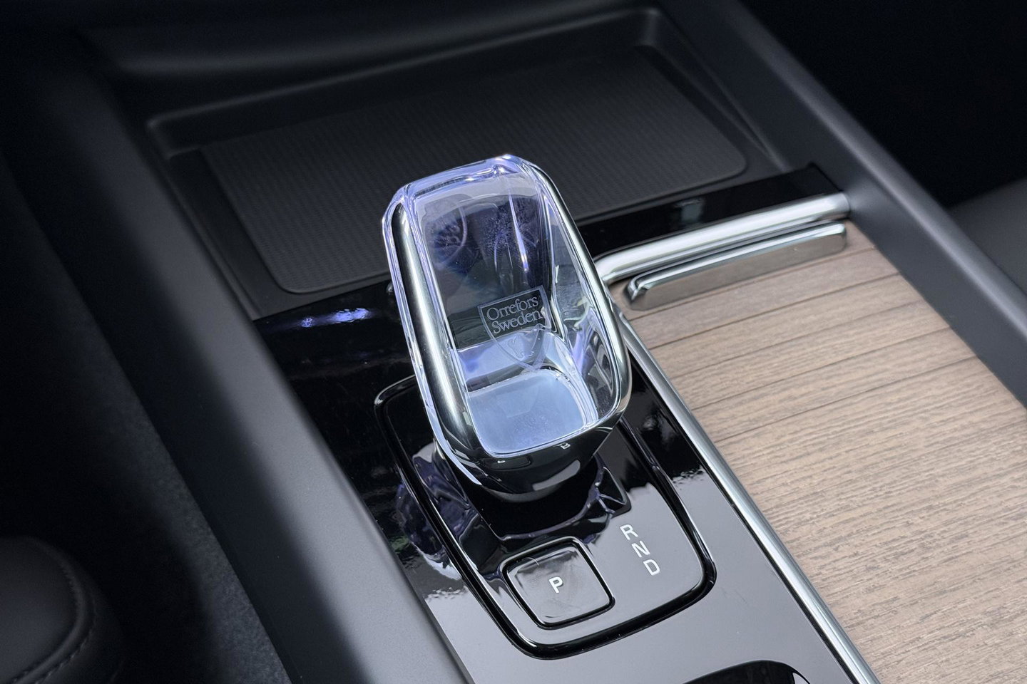Volvo XC60 2.0 T8 Plug-in hybrid AWD Plus Dark | ACC | Panoramadak | Head-Up | Harman/Kardon | 360° Camera | BLIS