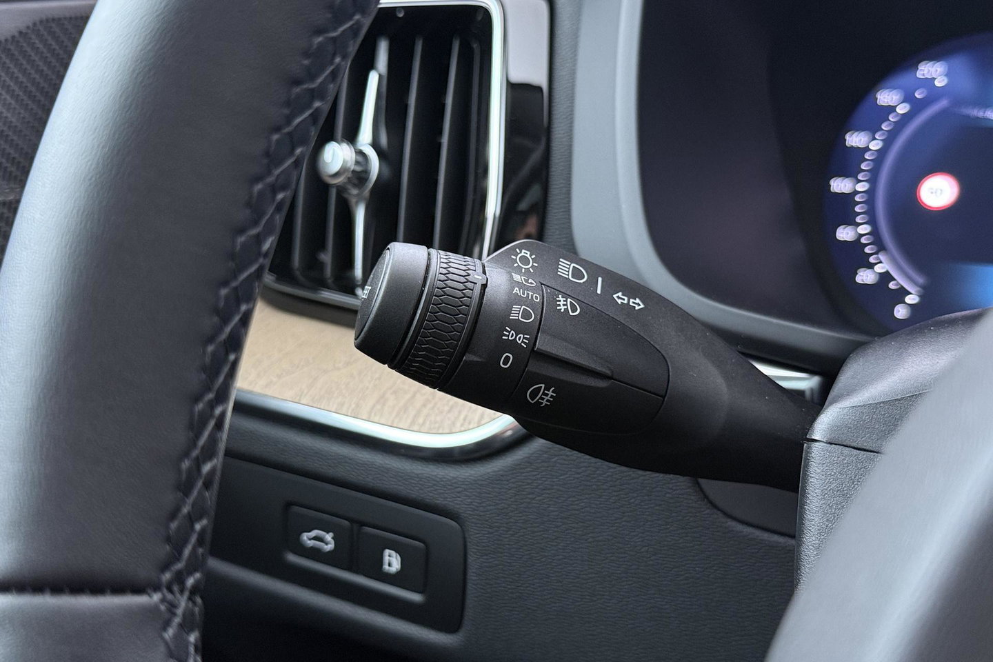 Volvo XC60 2.0 T8 Plug-in hybrid AWD Plus Dark | ACC | Panoramadak | Head-Up | Harman/Kardon | 360° Camera | BLIS
