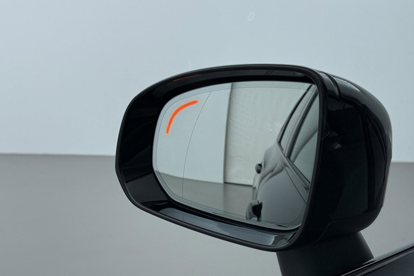 Volvo XC60 2.0 T8 Plug-in hybrid AWD Plus Dark | ACC | Panoramadak | Head-Up | Harman/Kardon | 360° Camera | BLIS