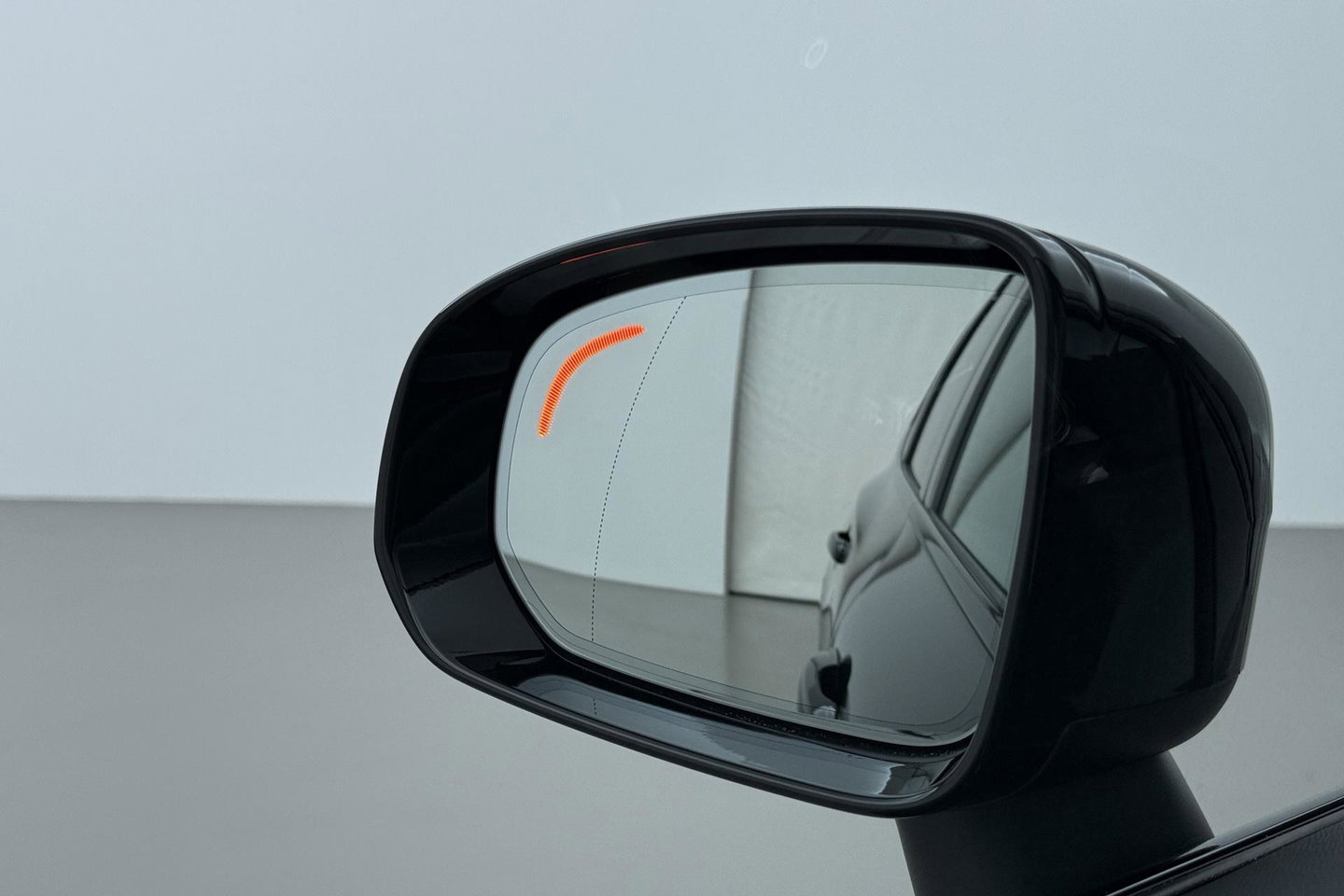 Volvo XC60 2.0 T8 Plug-in hybrid AWD Plus Dark | ACC | Panoramadak | Head-Up | Harman/Kardon | 360° Camera | BLIS