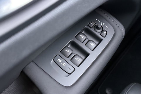 Volvo XC60 2.0 T8 Plug-in hybrid AWD Plus Dark | ACC | Panoramadak | Head-Up | Harman/Kardon | 360° Camera | BLIS