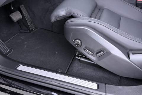 Volvo XC60 2.0 T8 Plug-in hybrid AWD Plus Dark | ACC | Panoramadak | Head-Up | Harman/Kardon | 360° Camera | BLIS