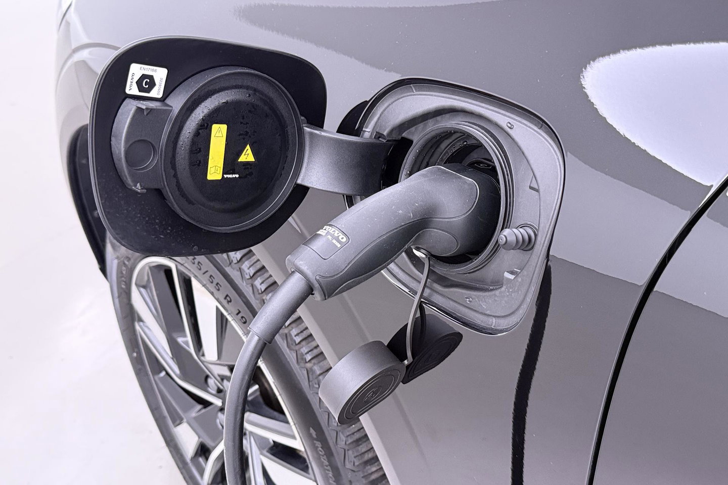 Volvo XC60 2.0 T8 Plug-in hybrid AWD Plus Dark | ACC | Panoramadak | Head-Up | Harman/Kardon | 360° Camera | BLIS