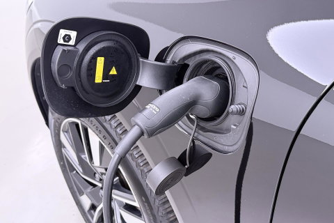 Volvo XC60 2.0 T8 Plug-in hybrid AWD Plus Dark | ACC | Panoramadak | Head-Up | Harman/Kardon | 360° Camera | BLIS