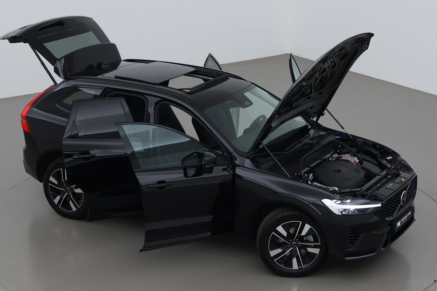 Volvo XC60 2.0 T8 Plug-in hybrid AWD Plus Dark | ACC | Panoramadak | Head-Up | Harman/Kardon | 360° Camera | BLIS