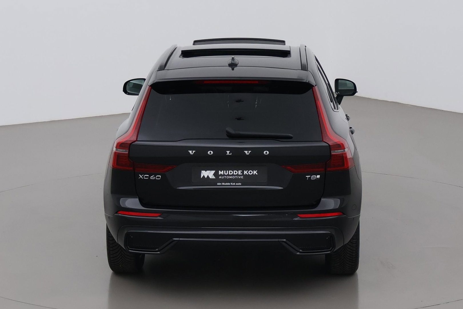 Volvo XC60 2.0 T8 Plug-in hybrid AWD Plus Dark | ACC | Panoramadak | Head-Up | Harman/Kardon | 360° Camera | BLIS