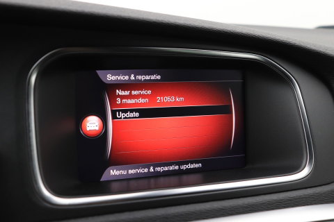 Volvo V40 2.0 T4 R-Design | Trekhaak | Stoelverwarming | Getint Glas | 17 Inch