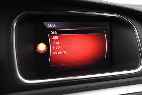 Volvo V40 2.0 T4 R-Design | Trekhaak | Stoelverwarming | Getint Glas | 17 Inch