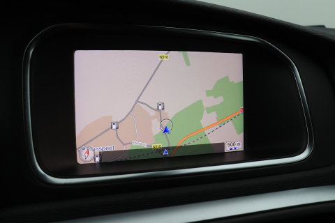 Volvo V40 2.0 T4 R-Design | Trekhaak | Stoelverwarming | Getint Glas | 17 Inch