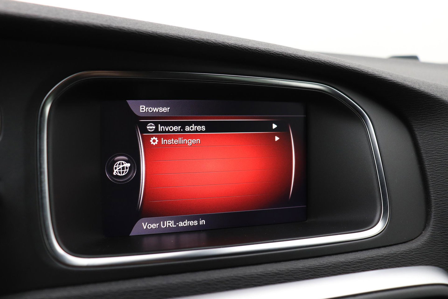Volvo V40 2.0 T4 R-Design | Trekhaak | Stoelverwarming | Getint Glas | 17 Inch