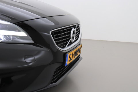 Volvo V40 2.0 T4 R-Design | Trekhaak | Stoelverwarming | Getint Glas | 17 Inch