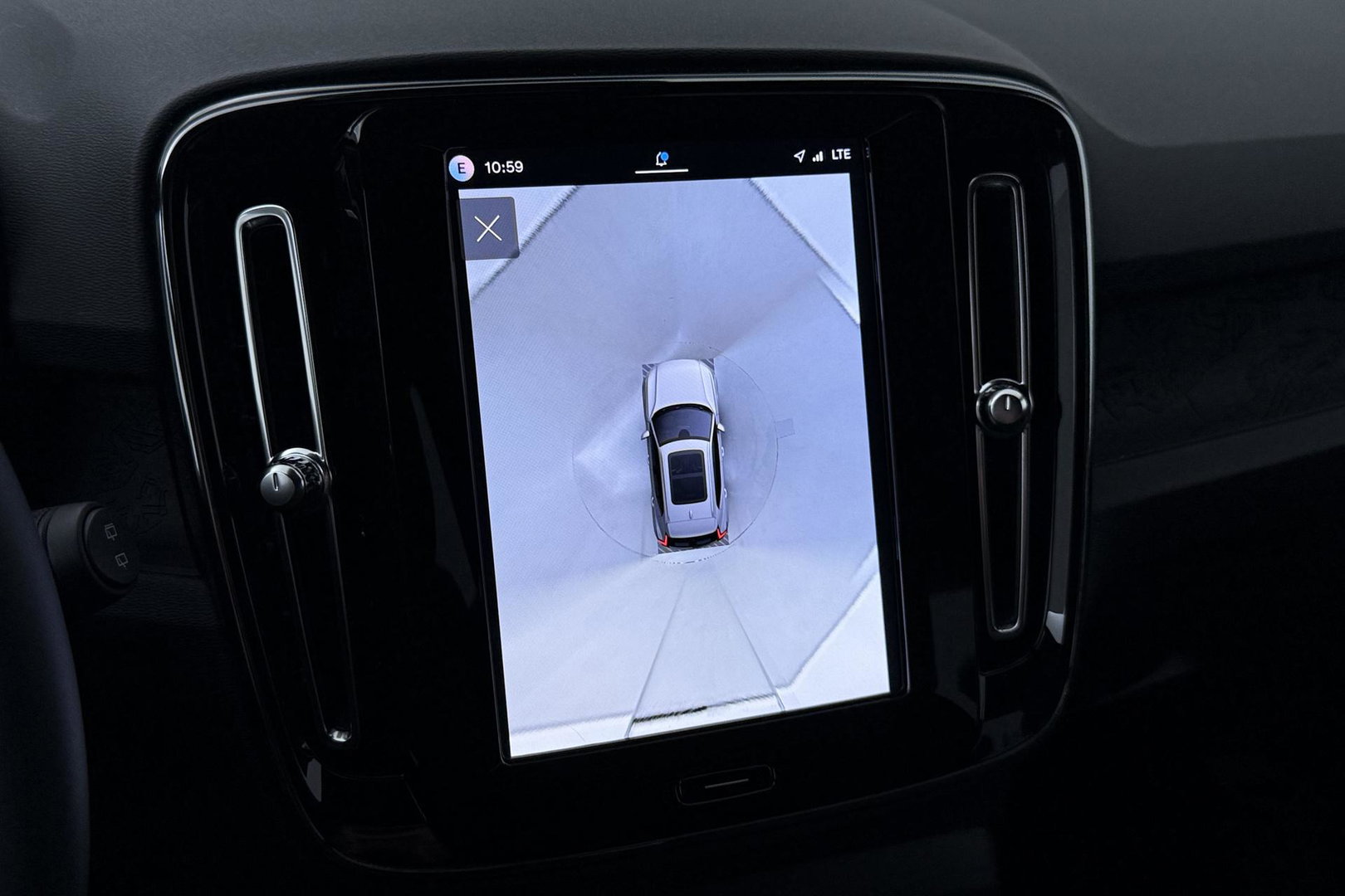 Volvo EX40 Single Motor Extended Range Plus 82 kWh | ACC | 360° Camera | Stoel+Stuurverwarming | Harman/Kardon | BLIS | Keyless