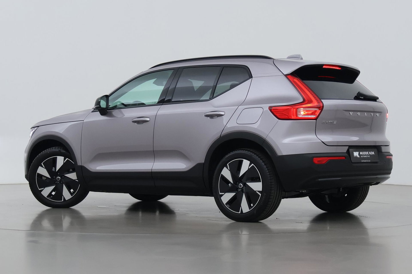 Volvo EX40 Single Motor Extended Range Plus 82 kWh | ACC | 360° Camera | Stoel+Stuurverwarming | Harman/Kardon | BLIS | Keyless