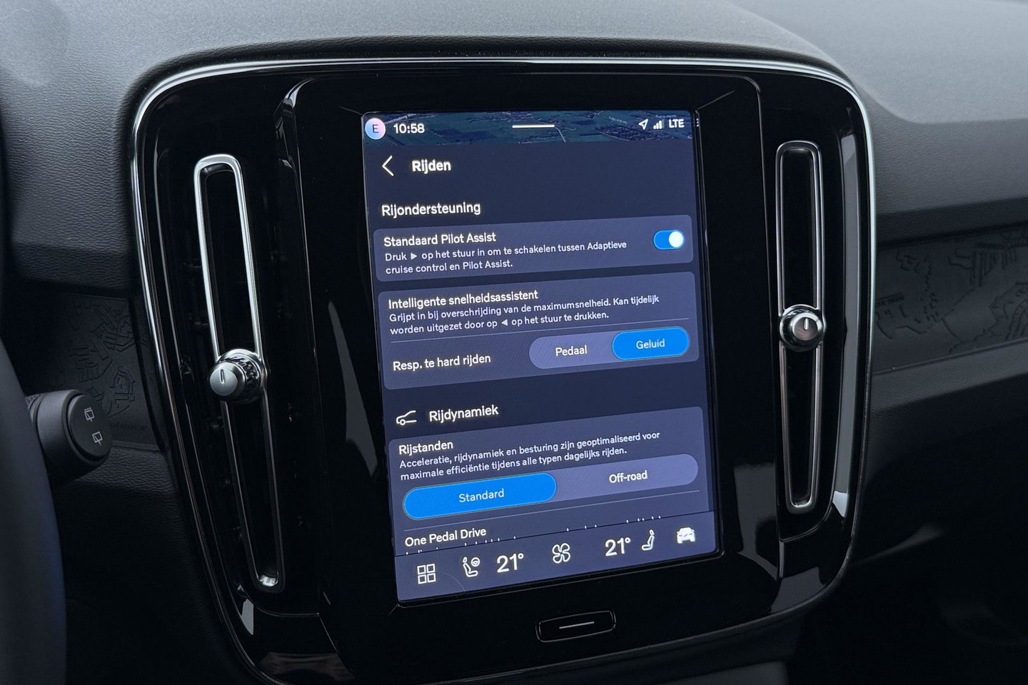 Volvo EX40 Single Motor Extended Range Plus 82 kWh | ACC | 360° Camera | Stoel+Stuurverwarming | Harman/Kardon | BLIS | Keyless