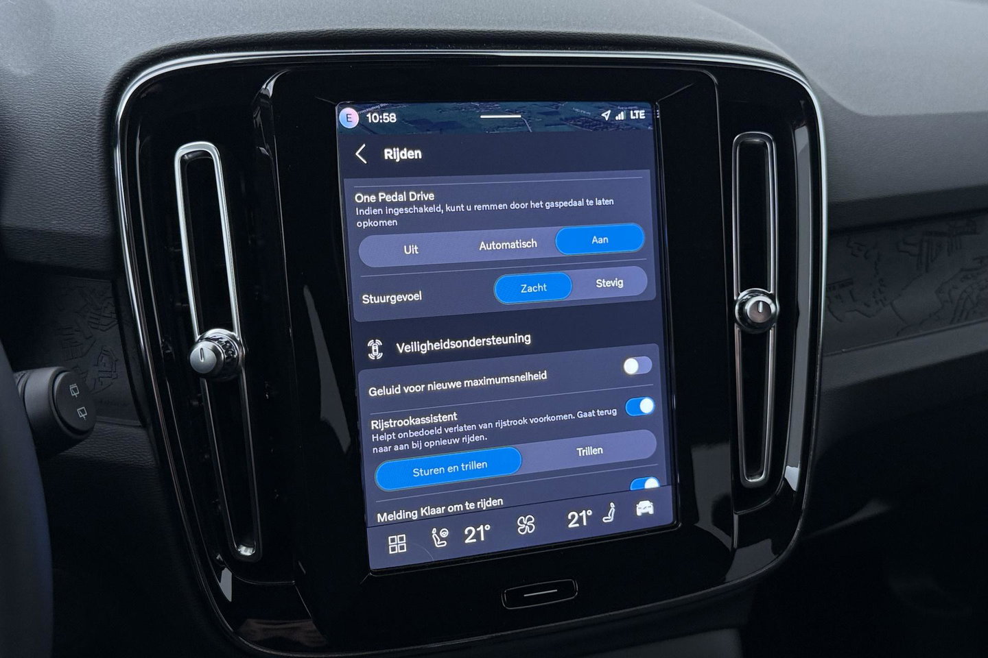 Volvo EX40 Single Motor Extended Range Plus 82 kWh | ACC | 360° Camera | Stoel+Stuurverwarming | Harman/Kardon | BLIS | Keyless
