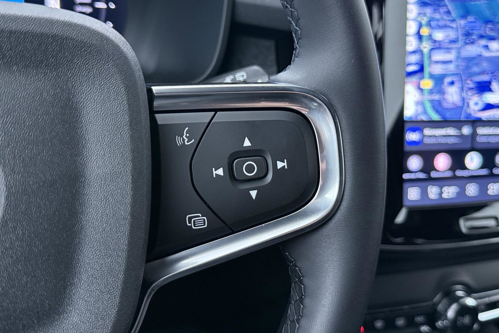 Volvo EX40 Single Motor Extended Range Plus 82 kWh | ACC | 360° Camera | Stoel+Stuurverwarming | Harman/Kardon | BLIS | Keyless