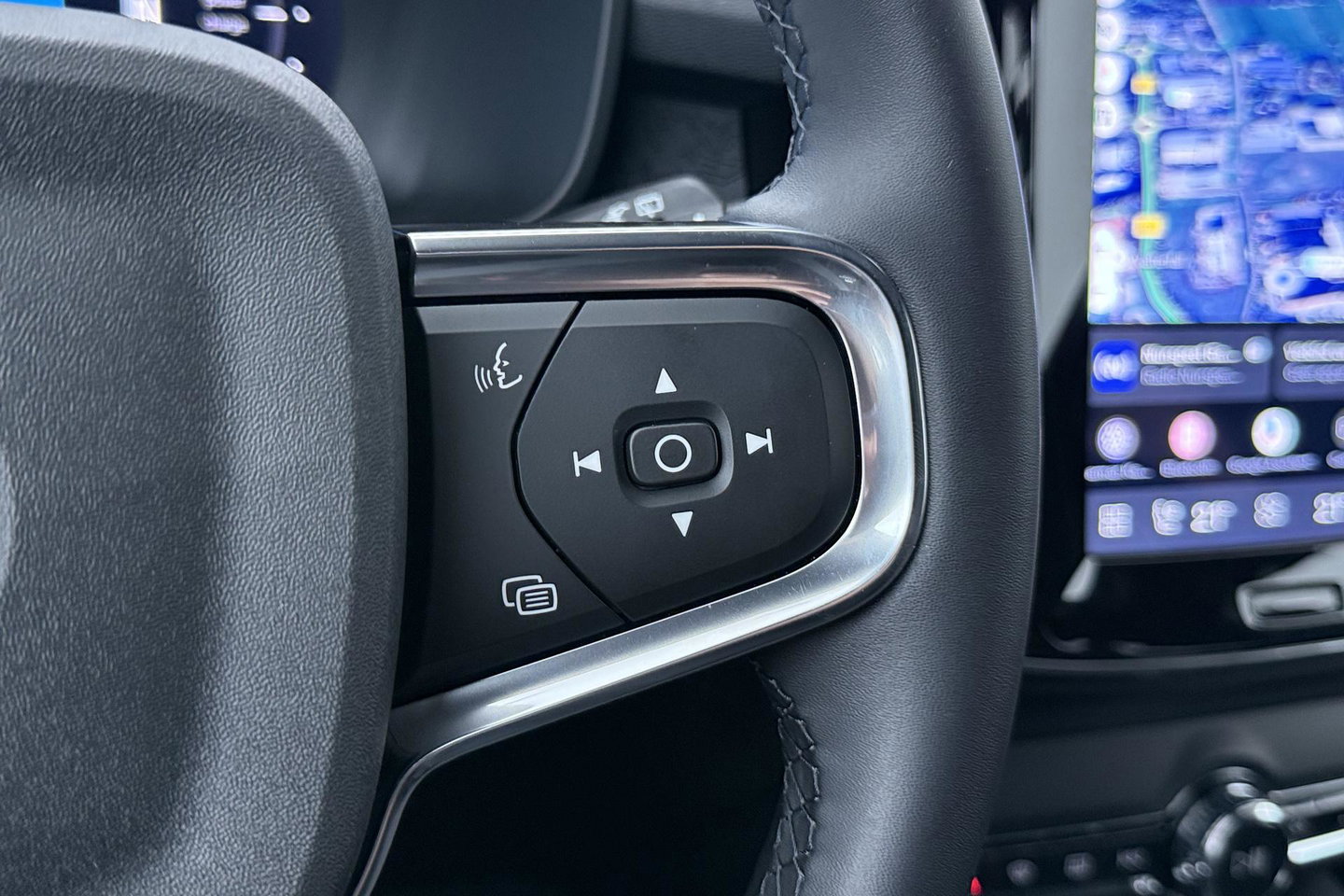 Volvo EX40 Single Motor Extended Range Plus 82 kWh | ACC | 360° Camera | Stoel+Stuurverwarming | Harman/Kardon | BLIS | Keyless