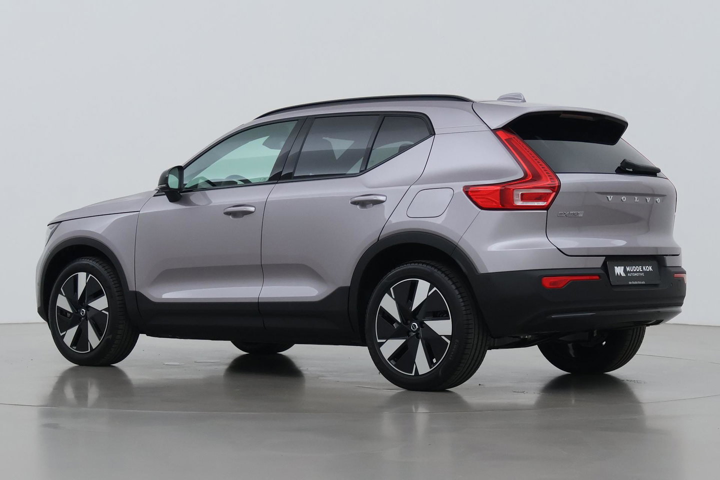 Volvo EX40 Single Motor Extended Range Plus 82 kWh | ACC | 360° Camera | Stoel+Stuurverwarming | Harman/Kardon | BLIS | Keyless