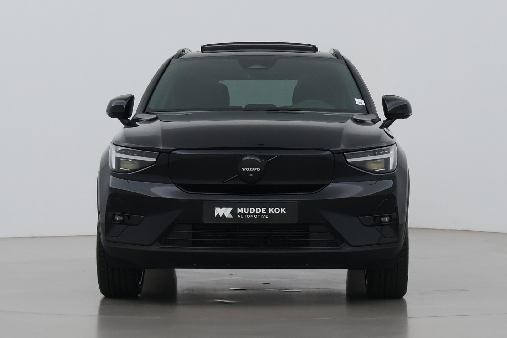 Volvo EX40 Single Motor Extended Range Plus Black Ed. 82 kWh | ACC | Panoramadak | 360° Camera | Harman/Kardon | BLIS | 20 Inch