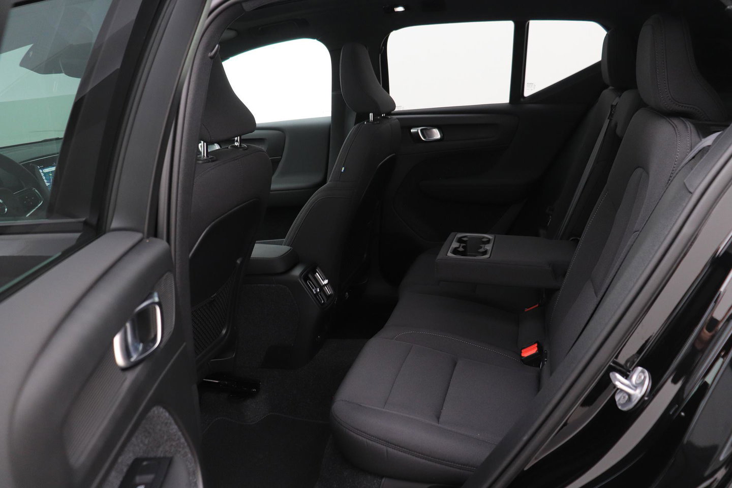 Volvo EX40 Single Motor Extended Range Plus Black Ed. 82 kWh | ACC | Panoramadak | 360° Camera | Harman/Kardon | BLIS | 20 Inch