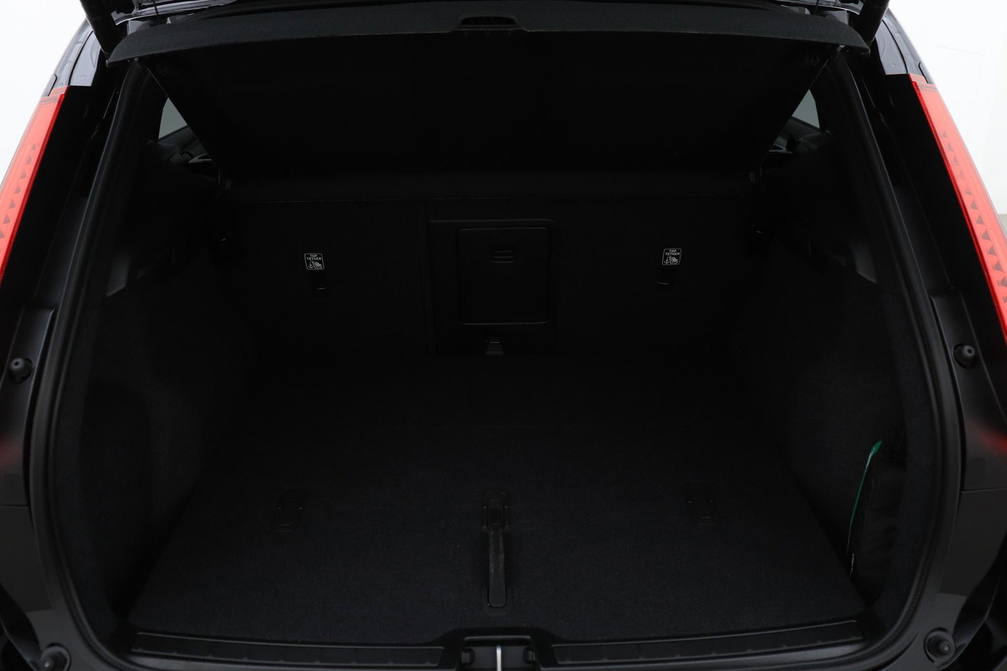 Volvo EX40 Single Motor Extended Range Plus Black Ed. 82 kWh | ACC | Panoramadak | 360° Camera | Harman/Kardon | BLIS | 20 Inch