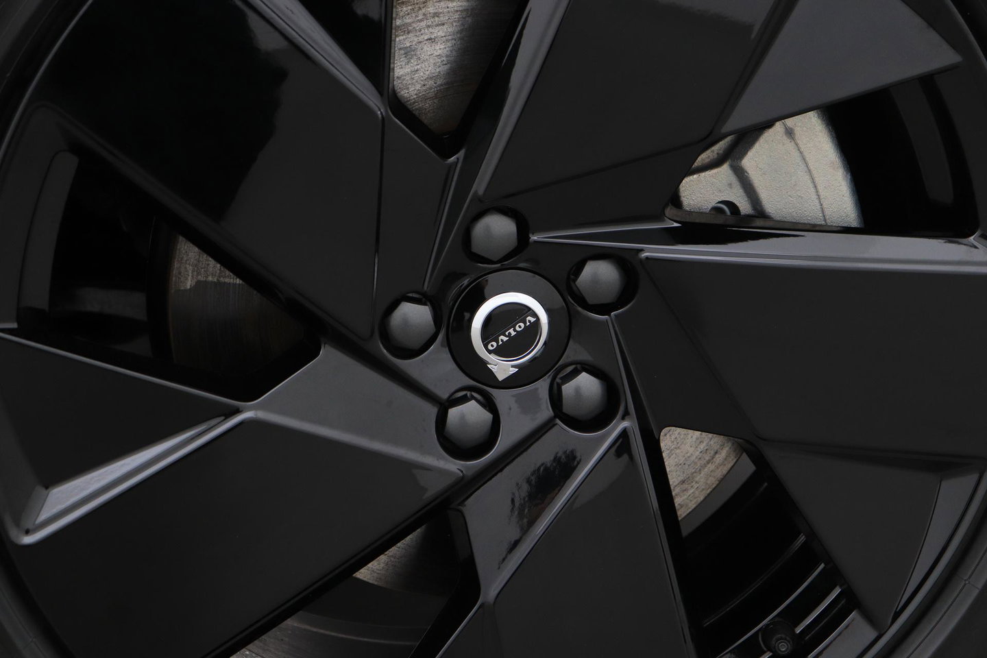 Volvo EX40 Single Motor Extended Range Plus Black Ed. 82 kWh | ACC | Panoramadak | 360° Camera | Harman/Kardon | BLIS | 20 Inch