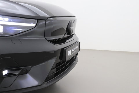 Volvo EX40 Single Motor Extended Range Plus Black Ed. 82 kWh | ACC | Panoramadak | 360° Camera | Harman/Kardon | BLIS | 20 Inch