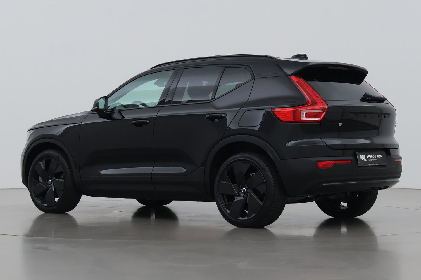 Volvo EX40 Single Motor Extended Range Plus Black Ed. 82 kWh | ACC | Panoramadak | 360° Camera | Harman/Kardon | BLIS | 20 Inch