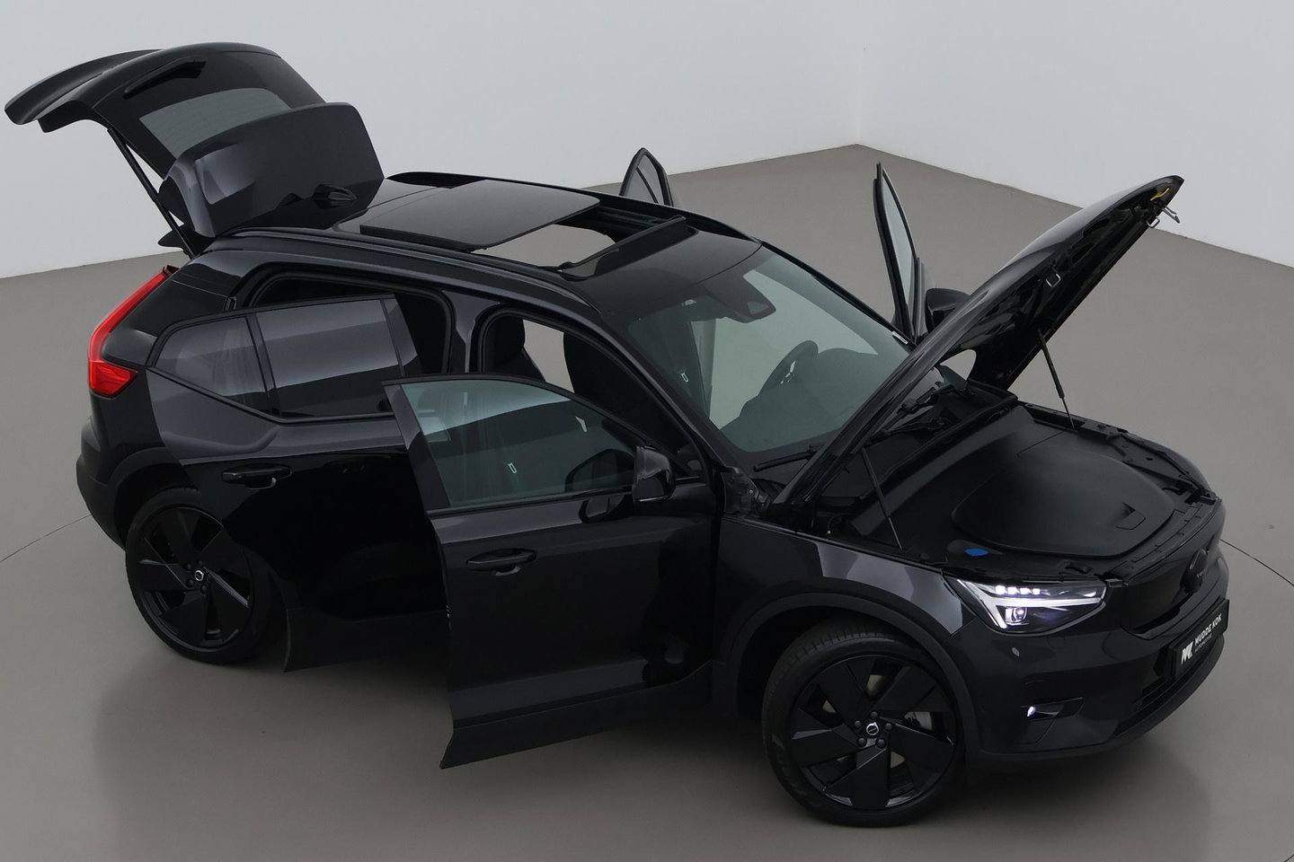 Volvo EX40 Single Motor Extended Range Plus Black Ed. 82 kWh | ACC | Panoramadak | 360° Camera | Harman/Kardon | BLIS | 20 Inch