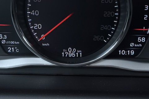 Volvo XC60 2.0 D4 FWD Summum | Trekhaak | Automaat | Leder | Memory | Stoelverwarming | Getint Glas