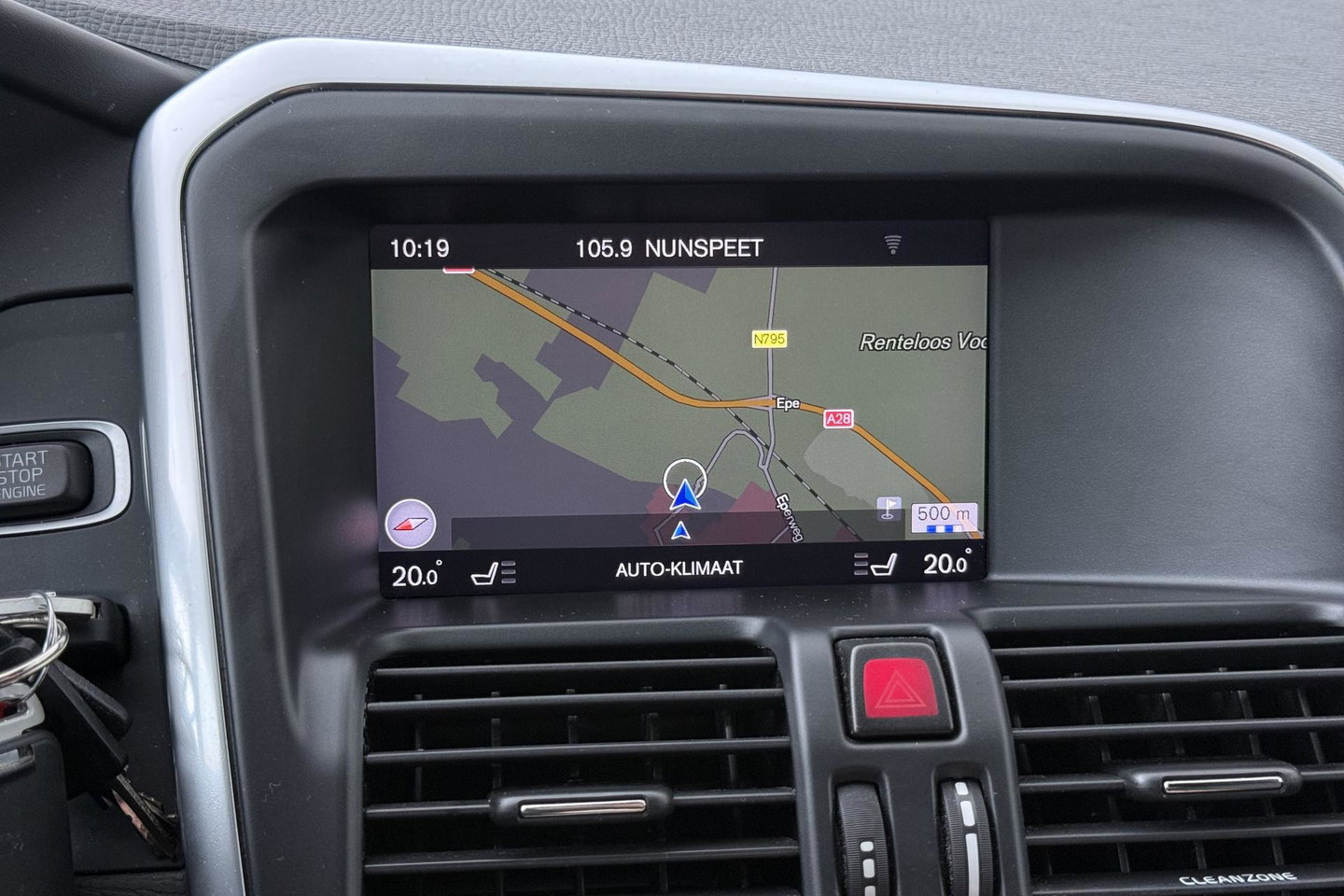 Volvo XC60 2.0 D4 FWD Summum | Trekhaak | Automaat | Leder | Memory | Stoelverwarming | Getint Glas