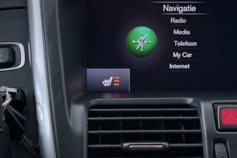 Volvo XC60 2.0 D4 FWD Summum | Trekhaak | Automaat | Leder | Memory | Stoelverwarming | Getint Glas