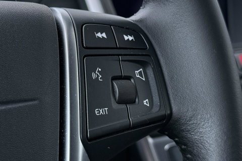 Volvo XC60 2.0 D4 FWD Summum | Trekhaak | Automaat | Leder | Memory | Stoelverwarming | Getint Glas