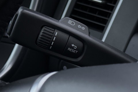 Volvo XC60 2.0 D4 FWD Summum | Trekhaak | Automaat | Leder | Memory | Stoelverwarming | Getint Glas